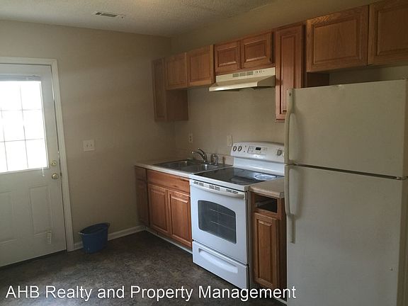 2nd image of 2480 Michelle Dr #B