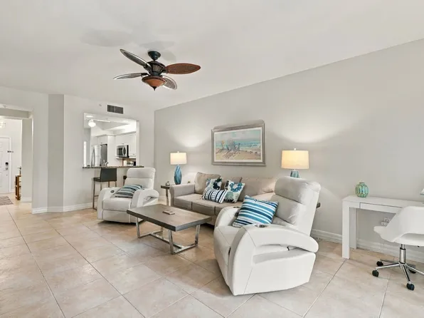 401 Bayfront Pl, Naples, FL
