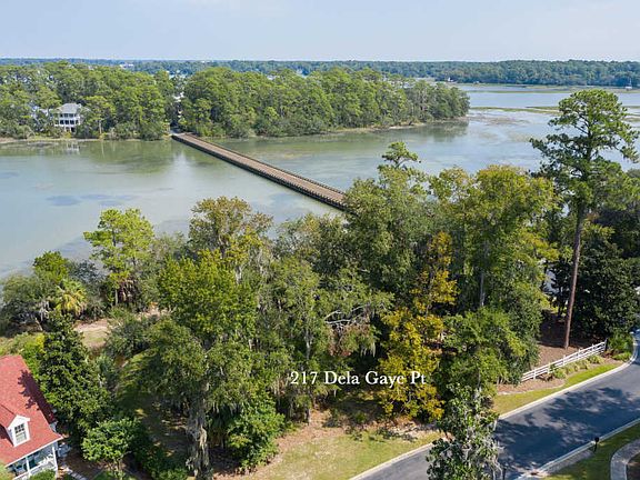 2nd image of 217 De La Gaye Point