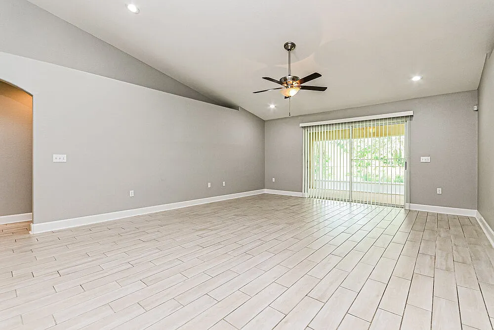 3 bed, 2.0 bath, 1845 sqft, $1,895 — Photo 4