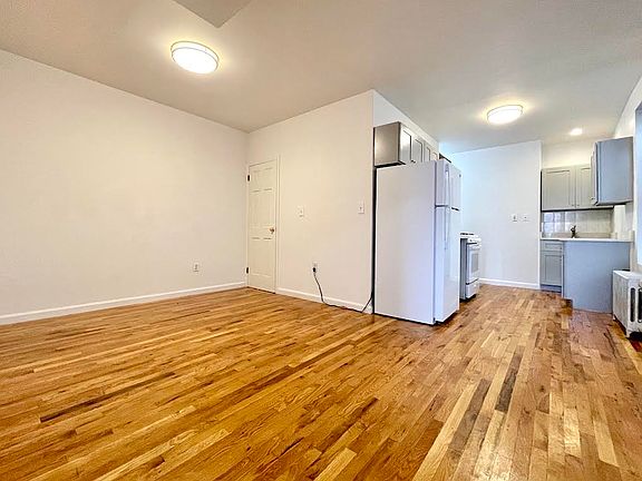 2nd image of 724 Liberty Ave #3