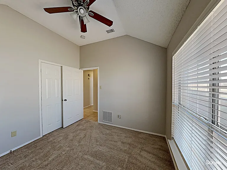 815 McComb Ln — Photo 15