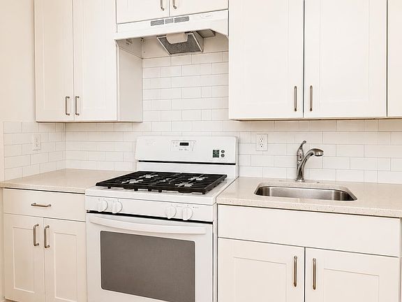 2nd image of 105 Old Bergen Rd APT 3
