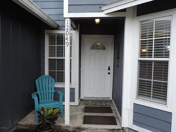 3rd image of 12049 Cobblewood Ln N