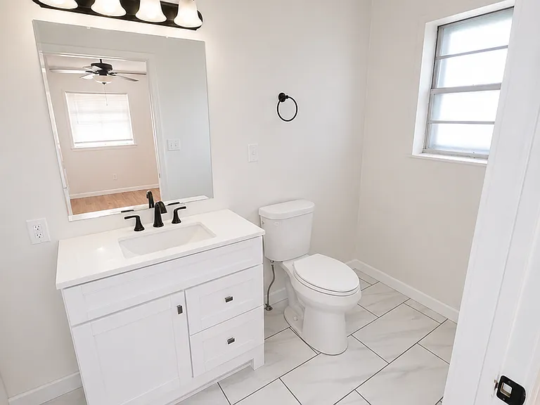 24 Fontainebleau Dr — Photo 10