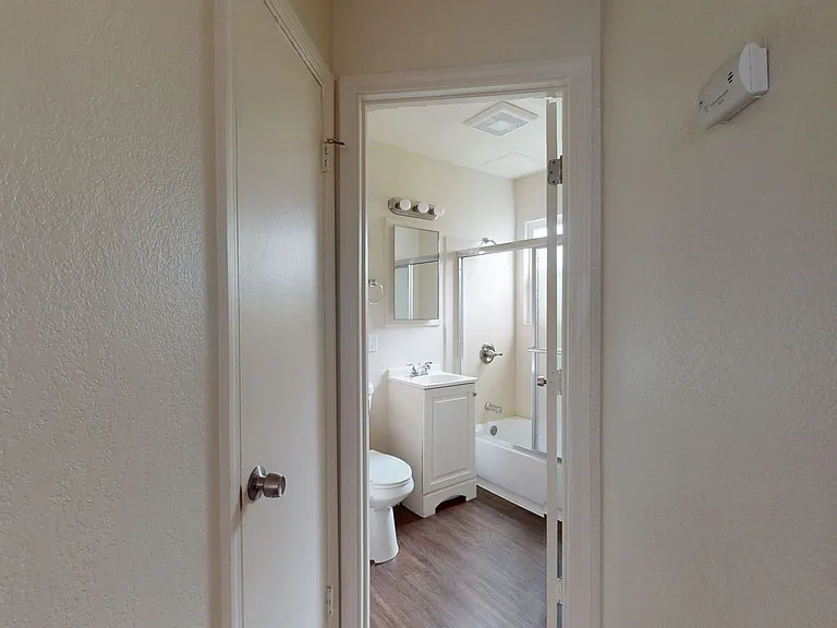 2515 10th ave — Photo 24