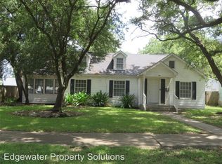 814 10th Ave N, Texas City, TX 77590
