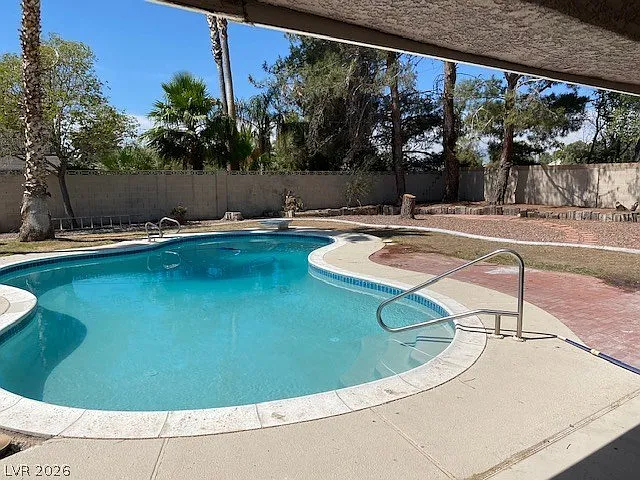 2047 Westwind Rd — Photo 32
