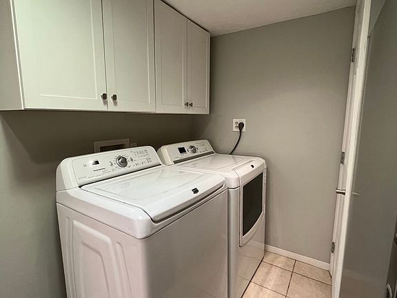5th image of 2932 Cuervo Dr NE Unit B
