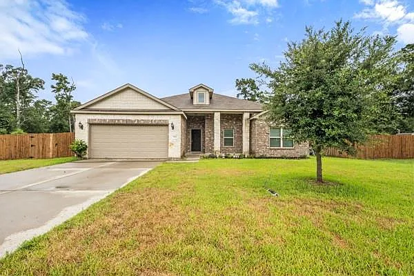 3 bed, 2.0 bath, 2074 sqft, $2,000 — Photo 1