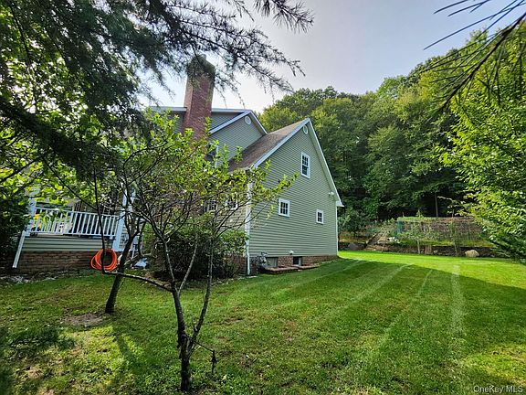 3rd image of 1259 N Country Road