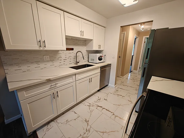 17211 NE 45th St #81 — Photo 4