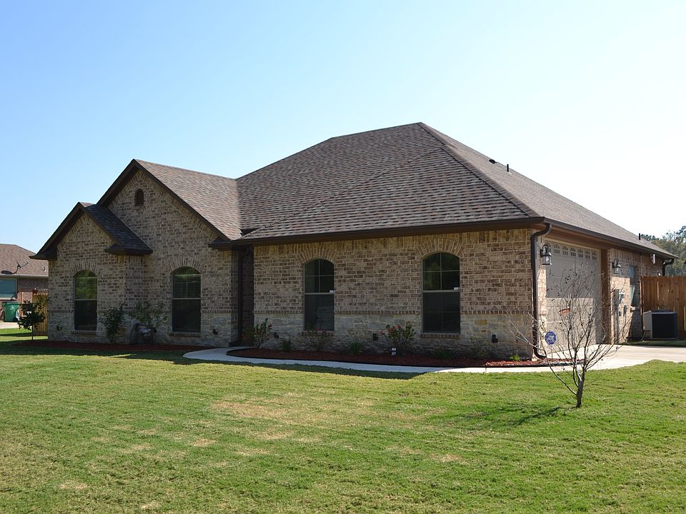 1st image of 364 Karabeth Ln