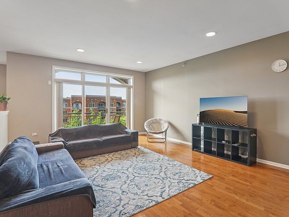 4th image of 370 Western Ave #709