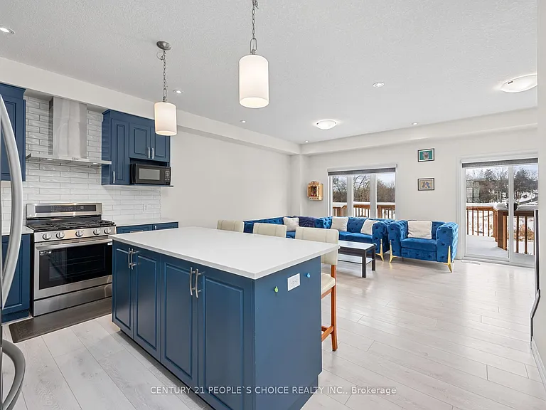 9 Queensbrook Cres — Photo 5