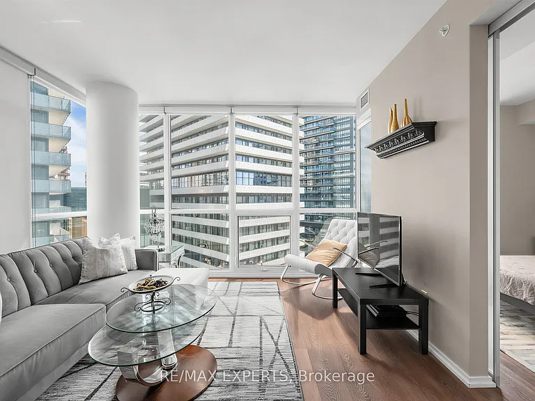 45 Charles St E #1509 — Photo 11