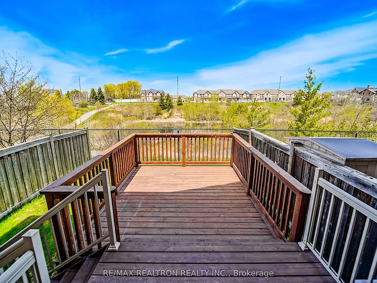 77 Betony Dr — Photo 44