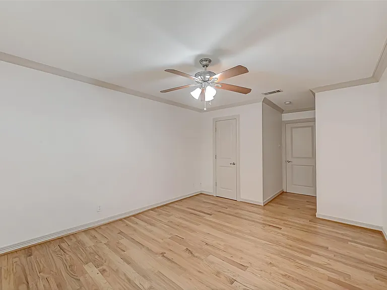 5611 Briarbend Dr — Photo 30