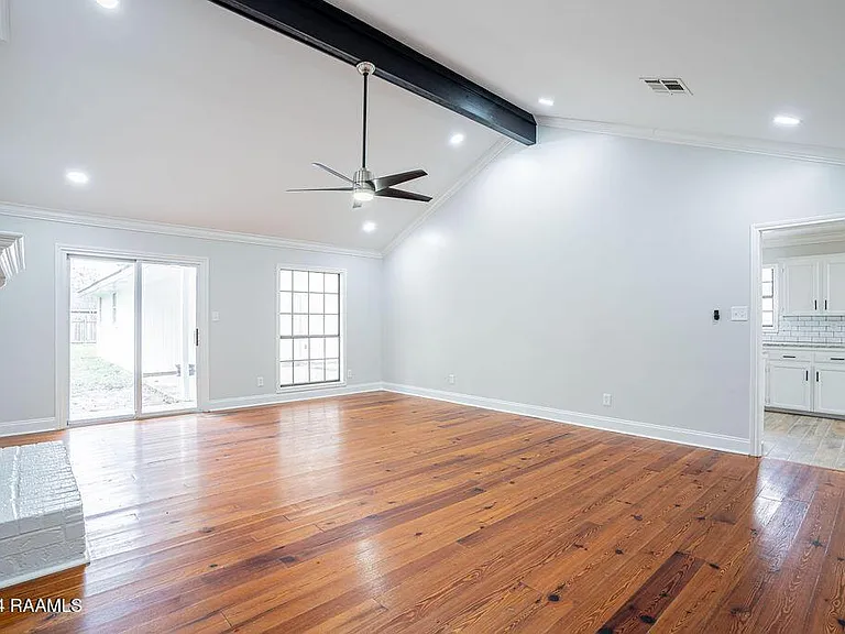 213 Presbytere Pkwy — Photo 14