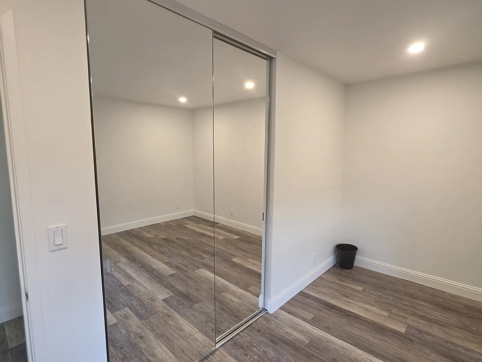 2 bed, 1.5 bath, 974 sqft, $4,200 — Photo 4