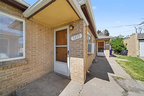 1437 N Jasmine St Photo 1