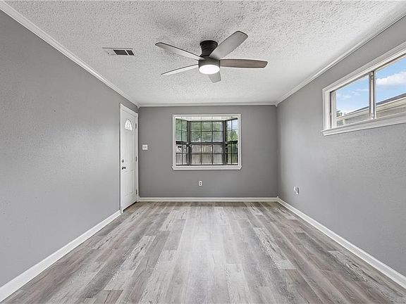 4th image of 2639 Roosevelt Blvd