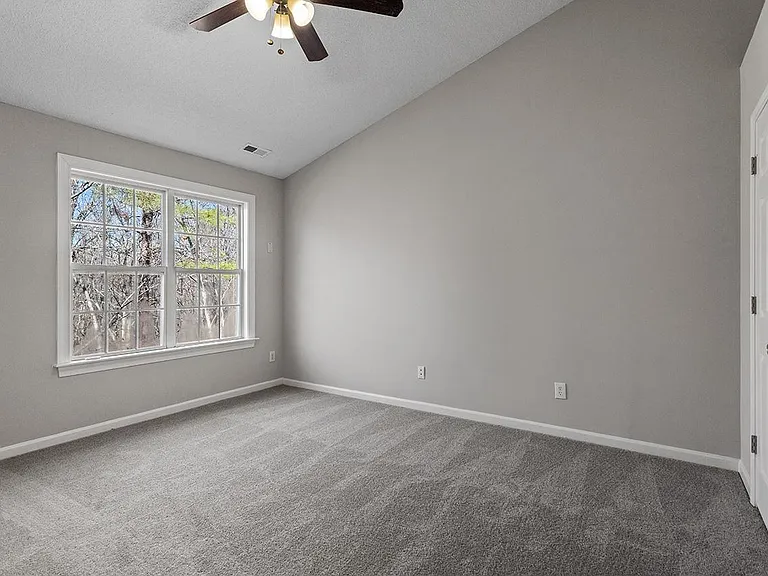 2839 Gross Ave — Photo 28