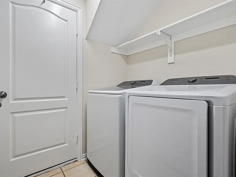 2356 Aurora Dr — Photo 19