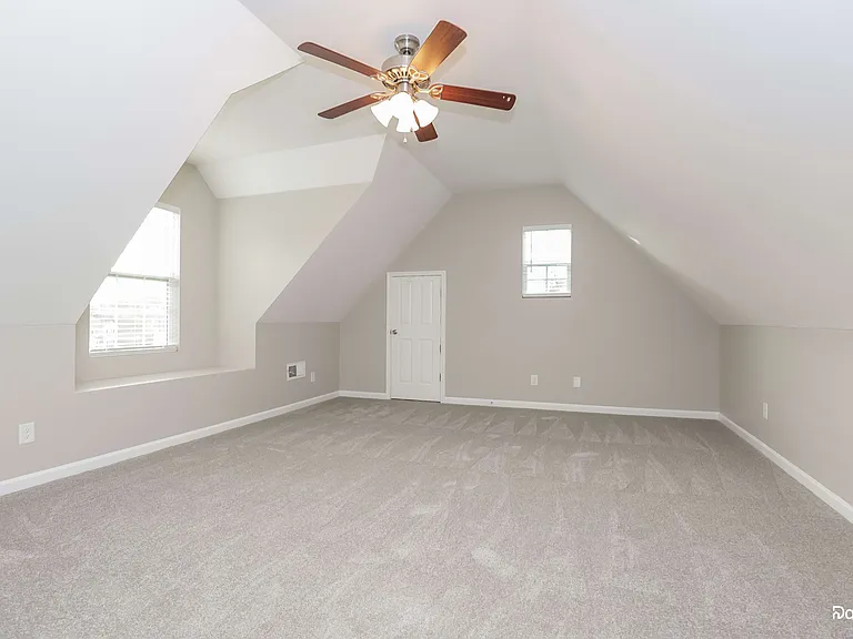 2136 Pine Glen Ct — Photo 11