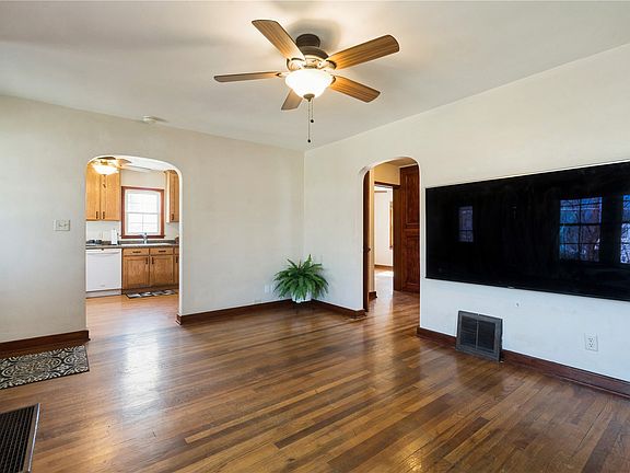 5th image of 1799 Park Ave