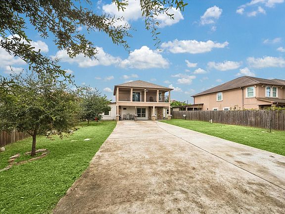 3rd image of 4414 Ivy Ln