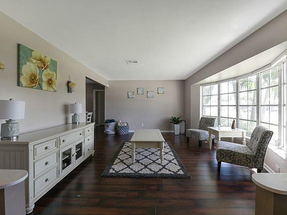 5th image of 2457 Gabriel Ln