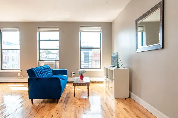 Rented by The Privelege Group | media 2