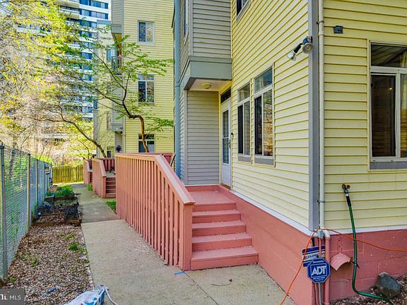3rd image of 6331A Stevenson Ave Unit 6331-A