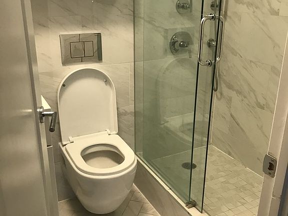 5th image of 305 E 86th St APT 12NW