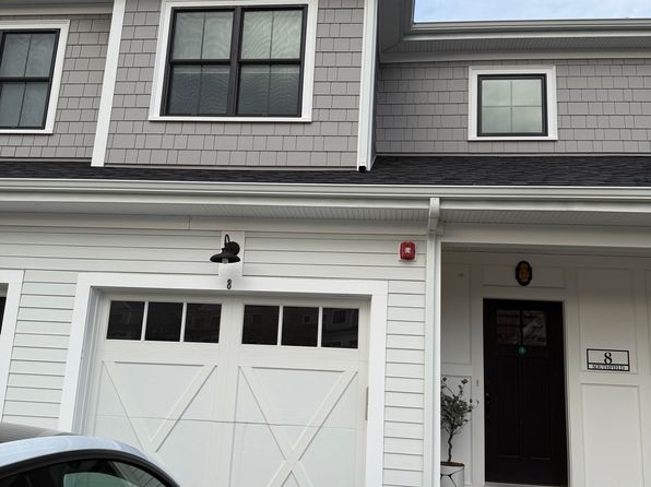 8 Southfield Ln