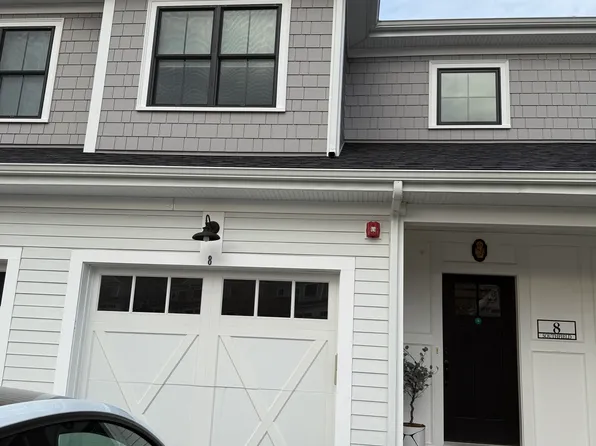 8 Southfield Ln, Sherborn, MA 01770