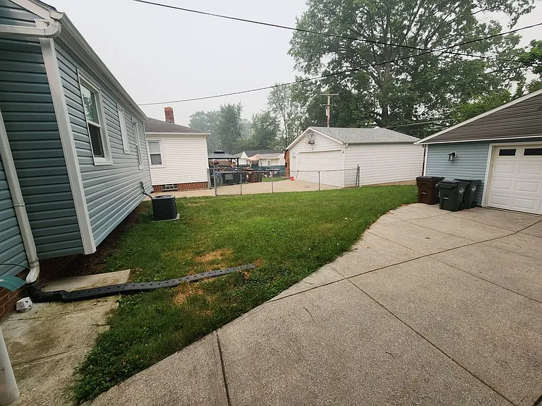 2506 Torrington Ave — Photo 42