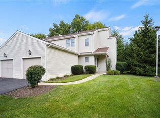 1910 Lillian Rd, Stow, OH 44224