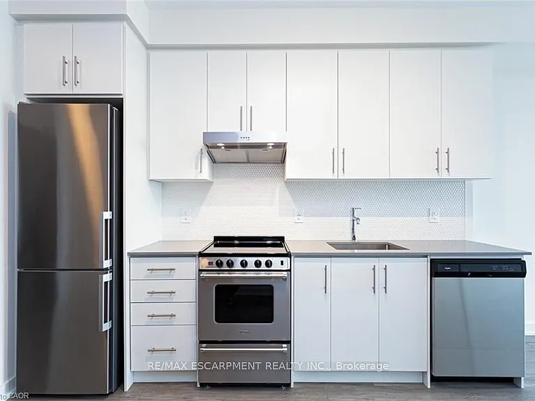 212 King William St E #1019 — Photo 15