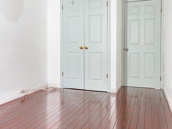 3rd image of 308 Marion St #2