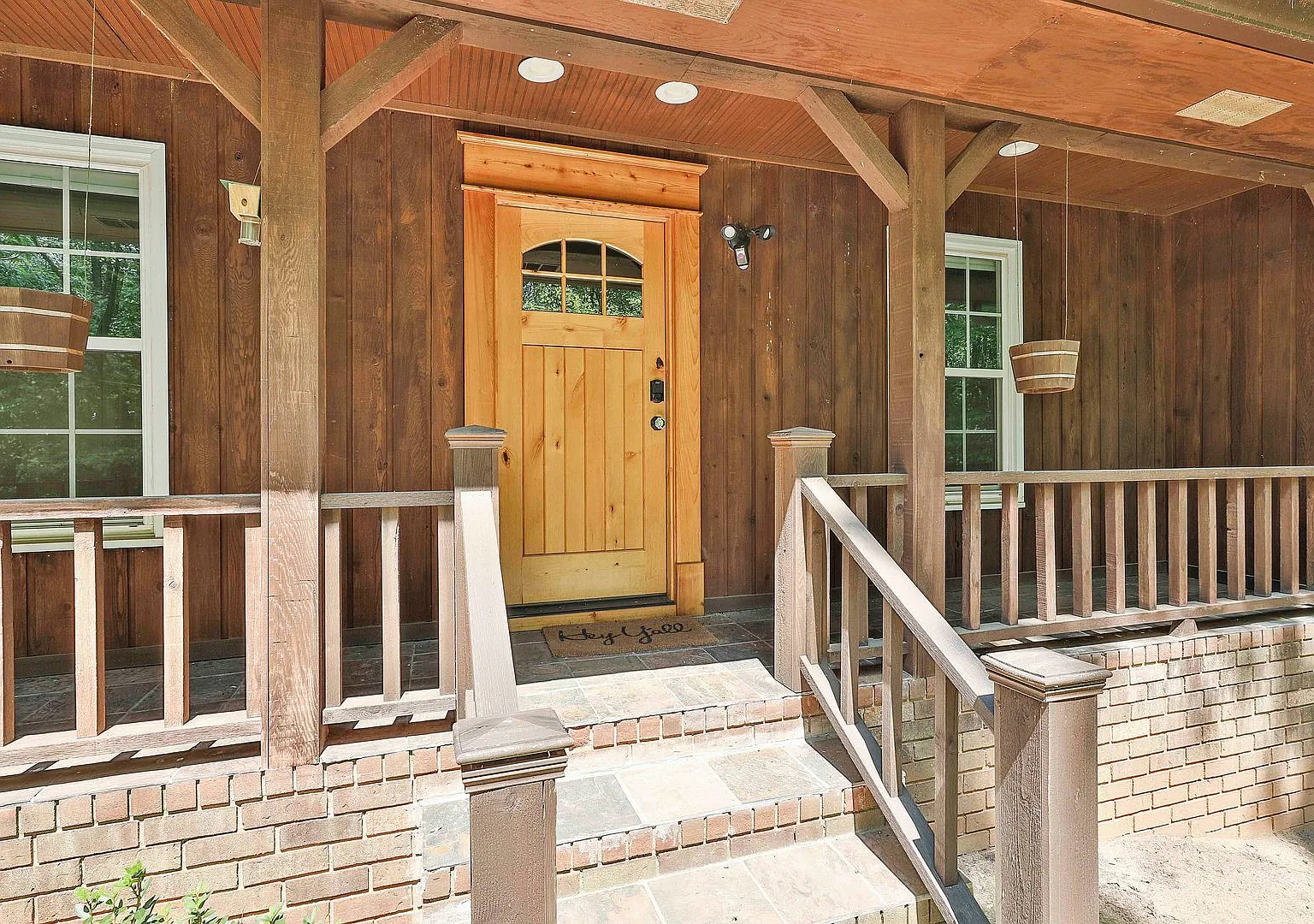 410 Thornton Lane — Photo 3