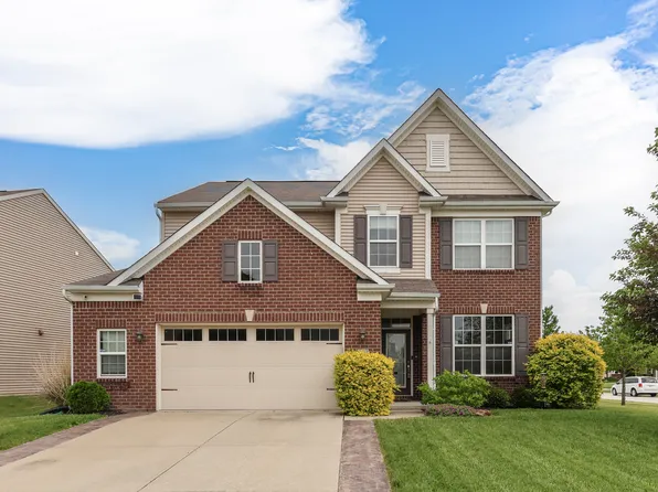 2689 Falcon Dr, Greenwood, IN 46143