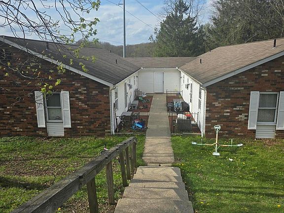 3rd image of 1710 Oak Ct