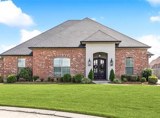 111 Chapel Hill Rd, Belle Chasse, LA 70037