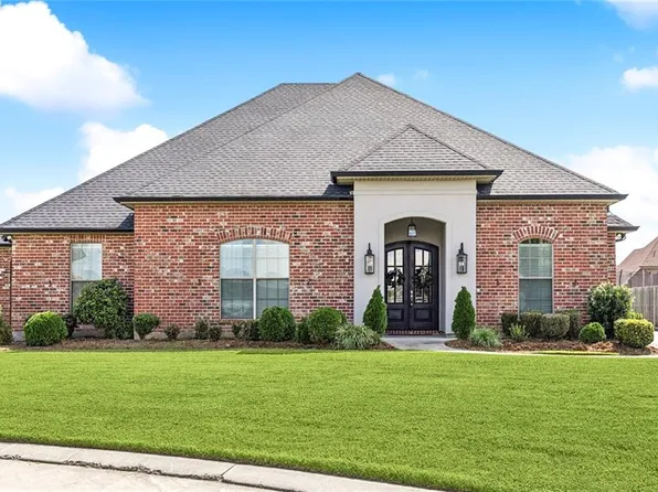 111 Chapel Hill Rd, Belle Chasse, LA 70037