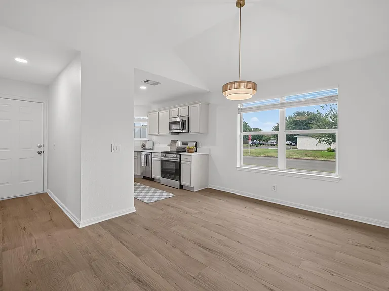 16517 Trevin Cv — Photo 8