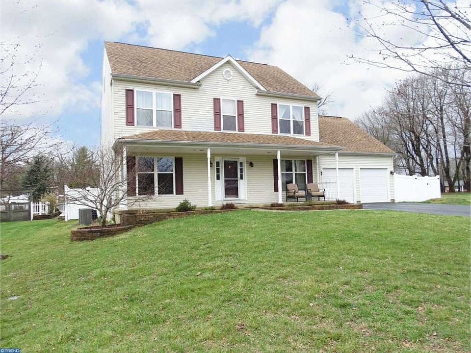 1st image of 7 Monach Ct