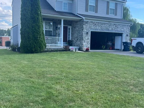 1046 Alandale Dr, Chambersburg, PA 17202