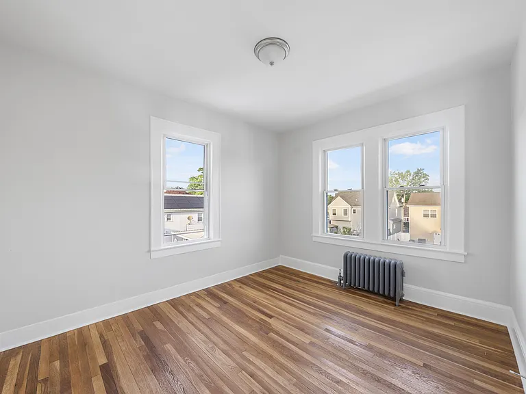 38 Lionel St #2 — Photo 6